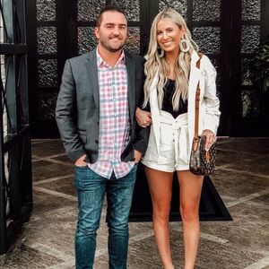 CRÈME DE LA CRÈME LINEN-COTTON BLAZER & TIE SHORTS